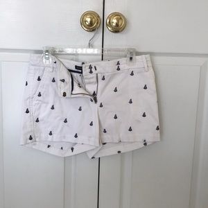 White sailboat shorts, British Khaki